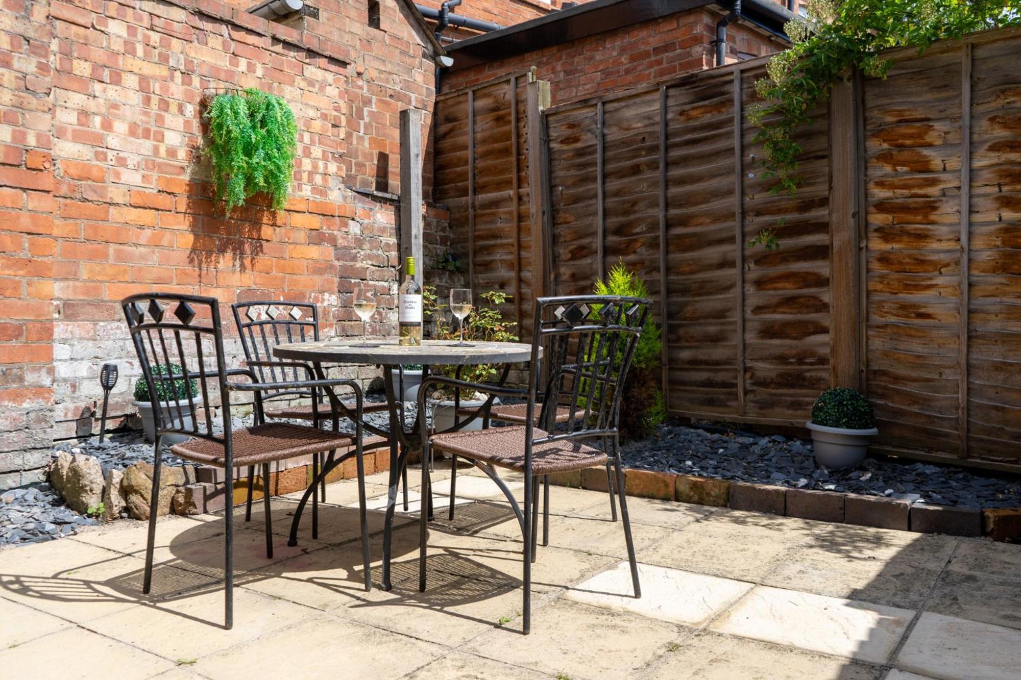 The Plumb Townhouse In Warwick Centre Villa Exterior foto